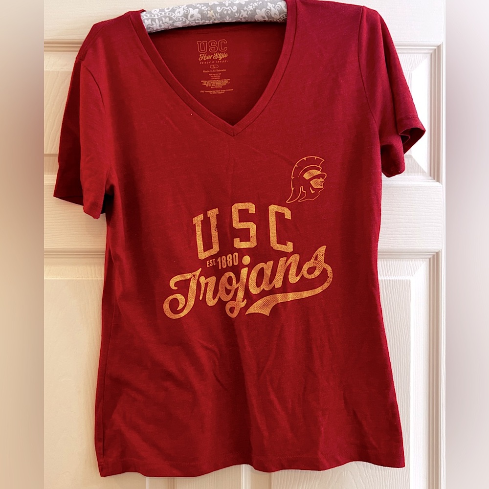 USC V neck red soft cotton blend Tshirt size L